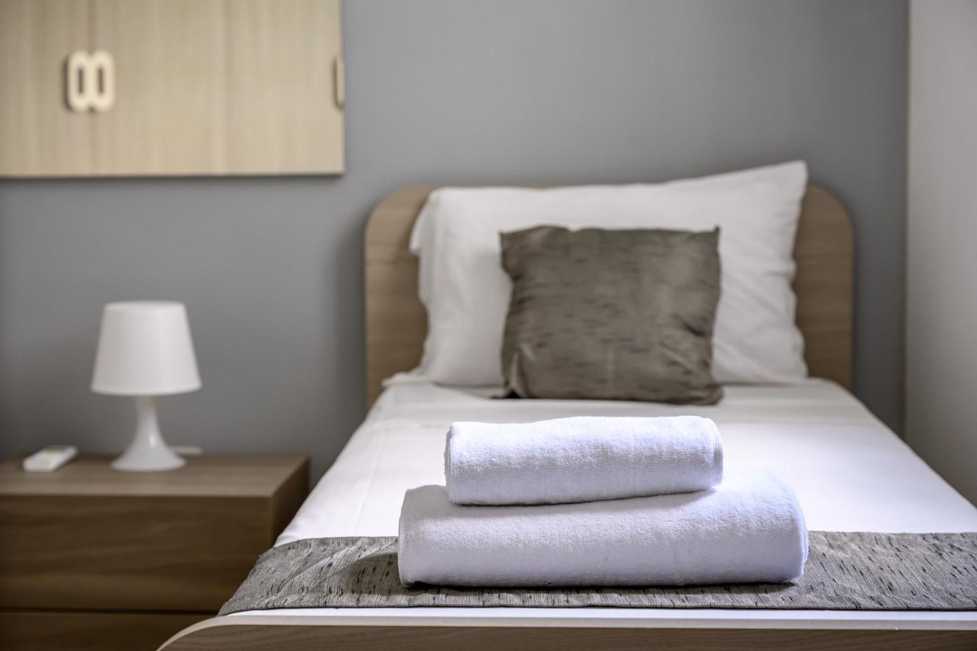 F11 Room 2, Private Room Two Single Beds Shared Bathroom In Shared Flat 姆西达 外观 照片