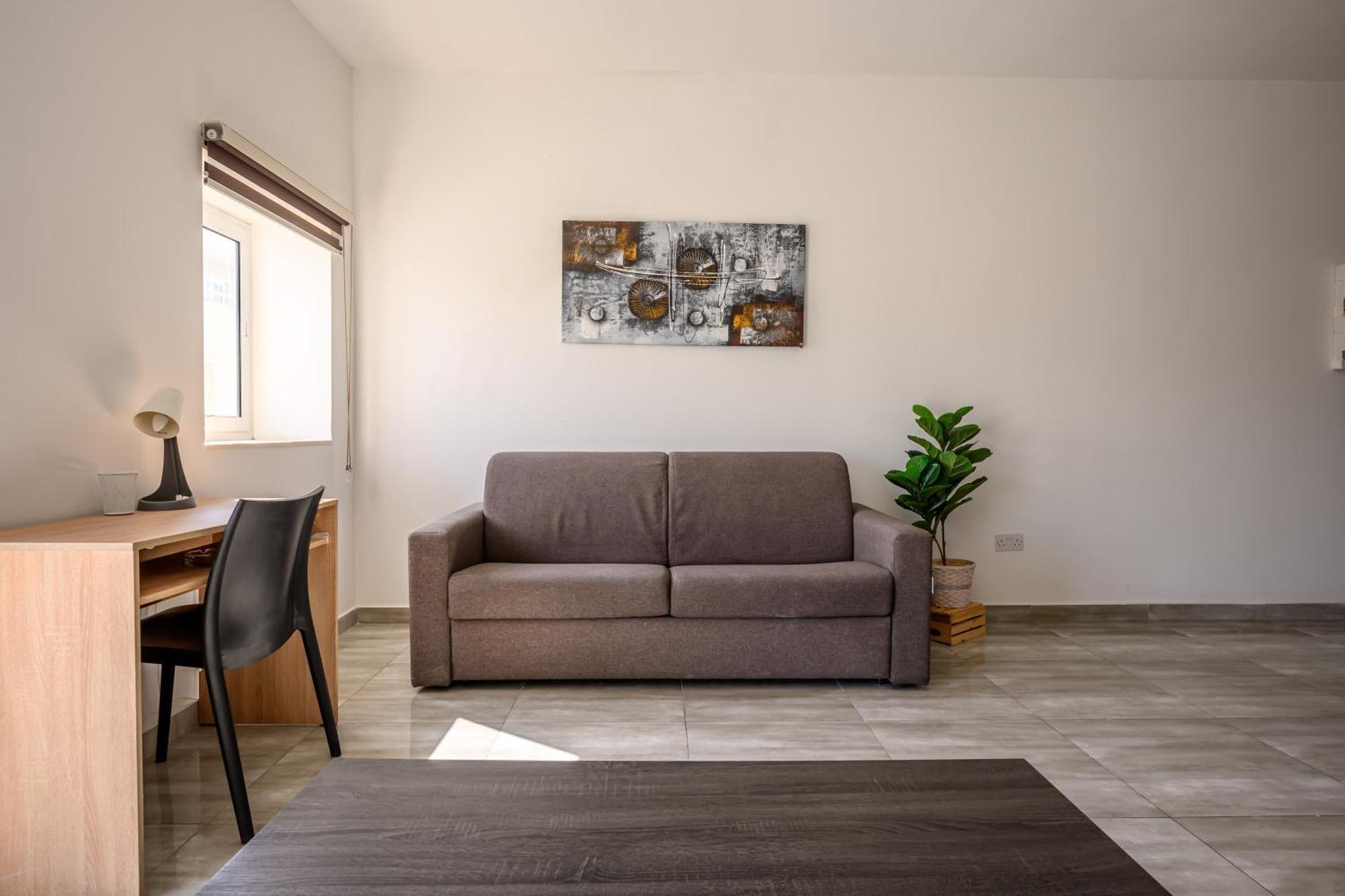 F11 Room 2, Private Room Two Single Beds Shared Bathroom In Shared Flat 姆西达 外观 照片
